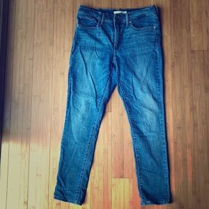 Levi’s 311 Shaping Skinny (Petite)